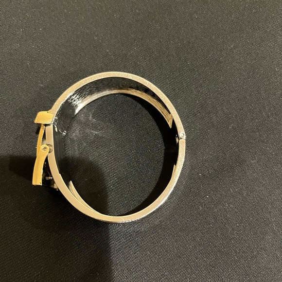 Guess Bangle - Preloved - Picture 4 of 4